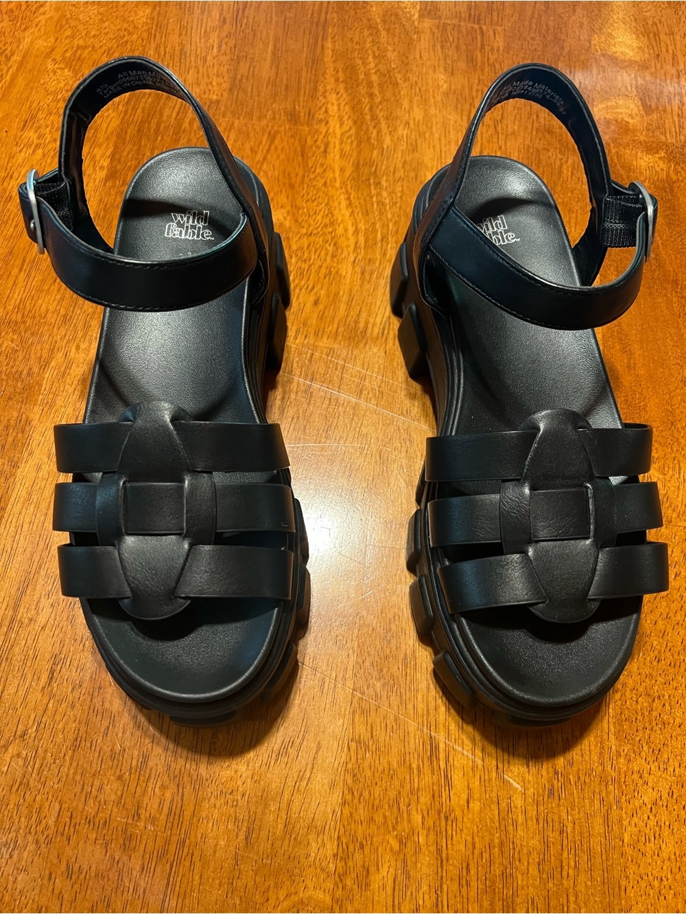 wild fable Black Chunky Fisherman Sandals with Ankle Strap